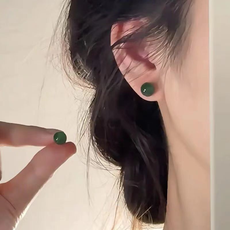 S925 Sterling Silver Emerald Bead Stud Earrings - Niche Vintage High-End Earrings - Elegant, Stylish, and Versatile