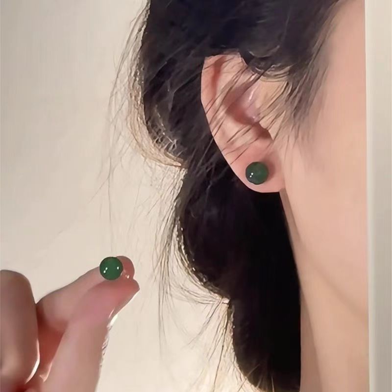 S925 Sterling Silver Emerald Bead Stud Earrings - Niche Vintage High-End Earrings - Elegant, Stylish, and Versatile
